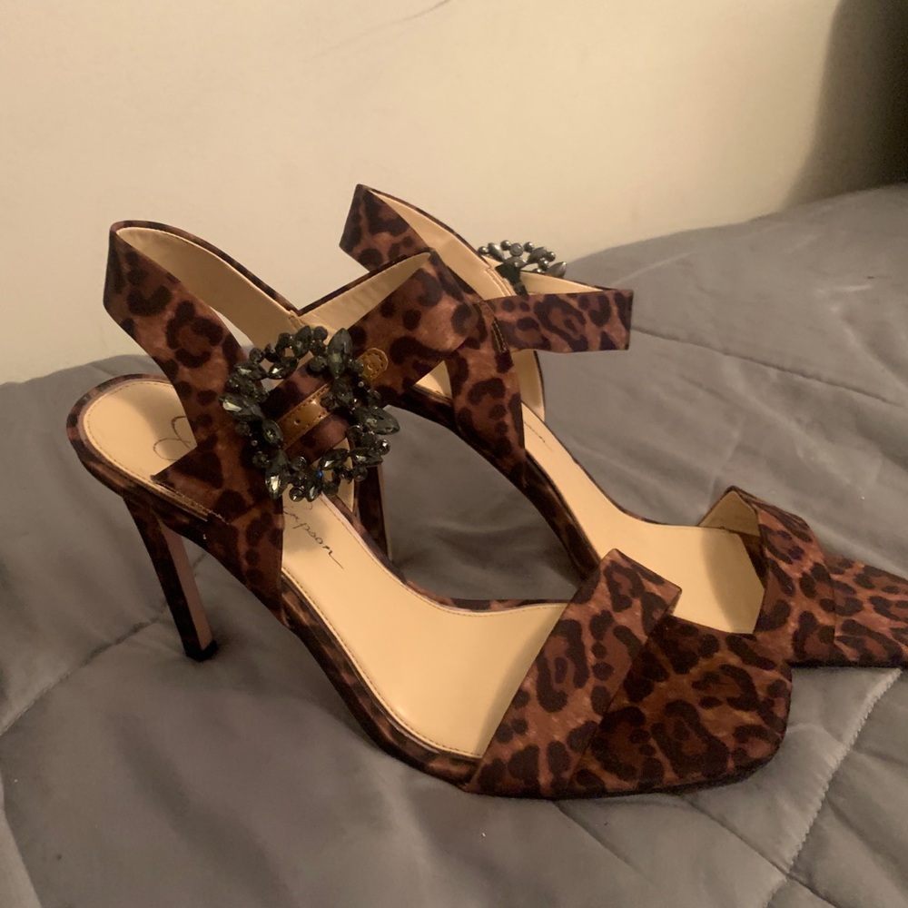 Leopard heeled sandals -Size 9
